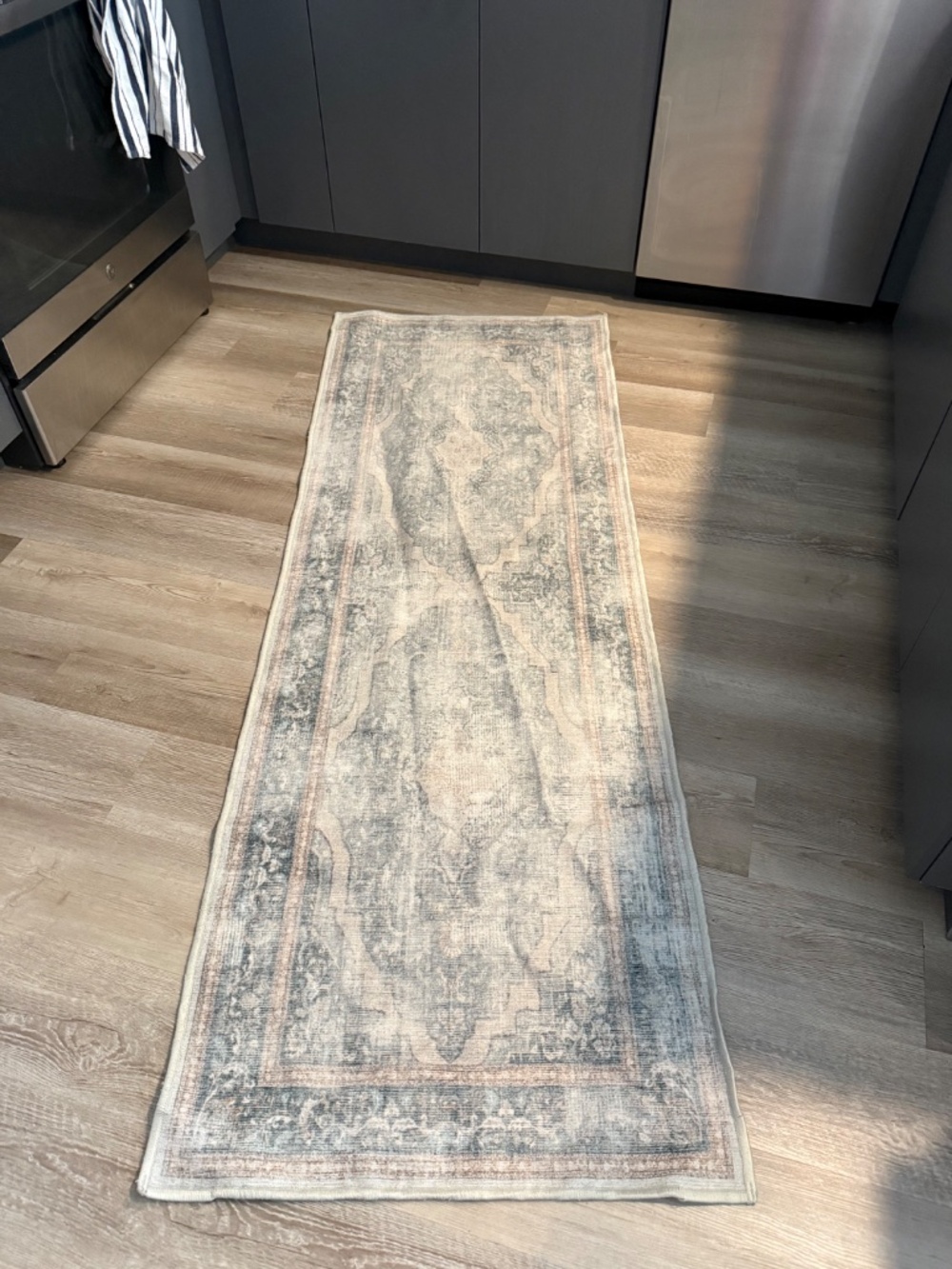 Two Ruggable Rug Without Pad - Picture 3 of 3